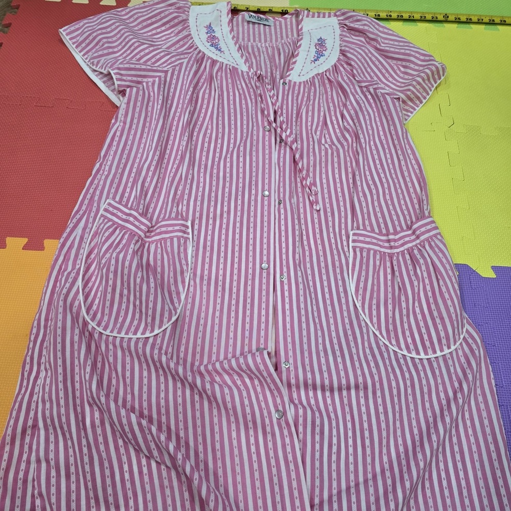 Vintage Vandemere Pink Striped Housecoat / Duster‎